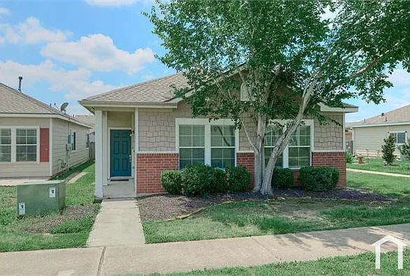 3 bed, 1632 sqft, $2,200 — Photo 2