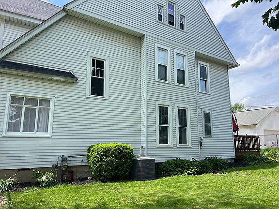 5th image of 210 E Church St