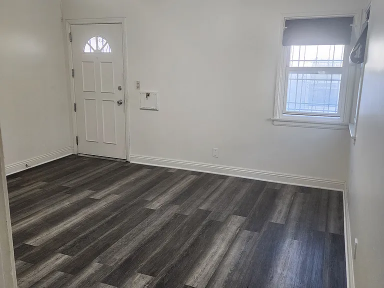 1315 W 102nd St #1317-1/2 — Photo 2