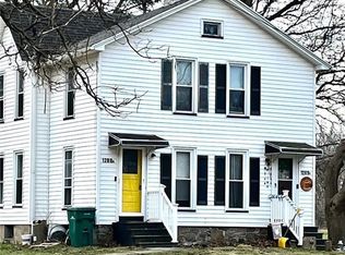 1289 Blossom Rd, Rochester, NY 14610