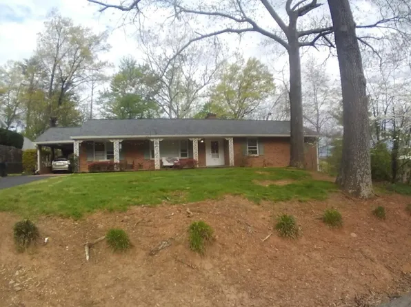 5011 Shady Side Dr, Roanoke, VA 24018