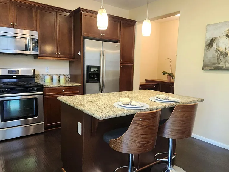 1823 Peach Ct #7 — Photo 9