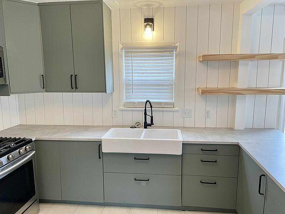 5th image of 404 16th Ave S #1