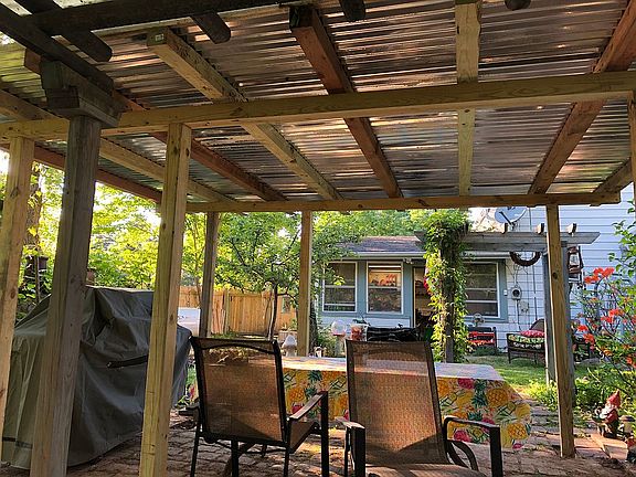 Covered sitting area 