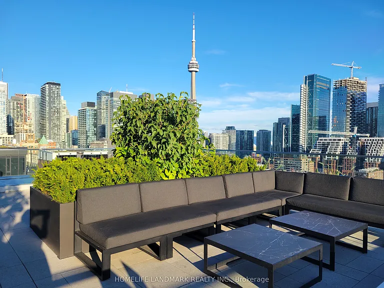 505 Richmond St W #504 — Photo 8