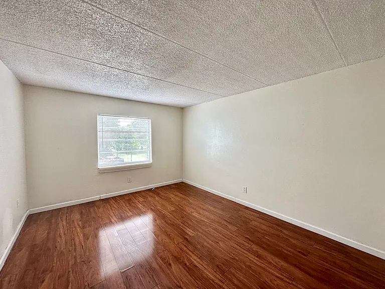 2830 Somerset Park Dr #B — Photo 8
