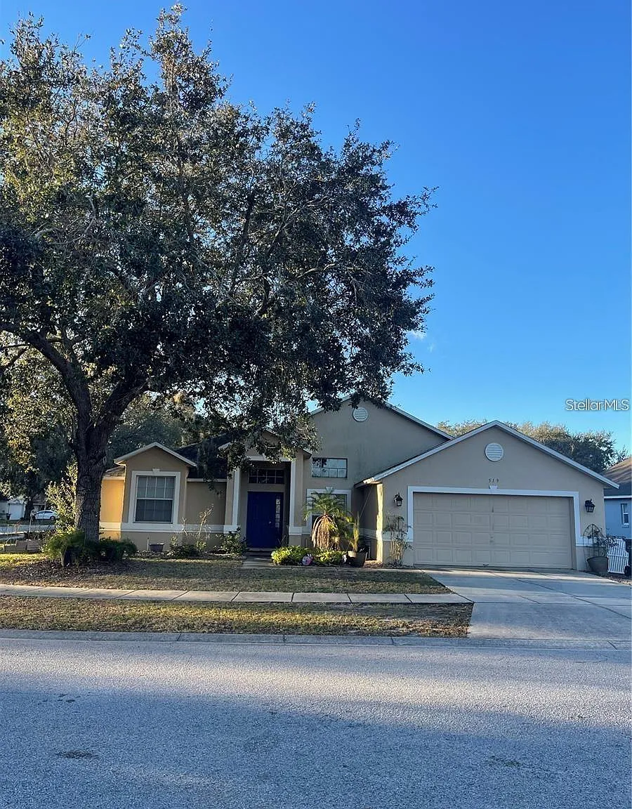 3 bed, 1532 sqft, $1,999 — Photo 1