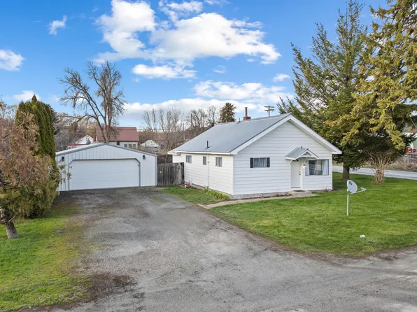 202 W Court Ave, Chewelah, WA 99109