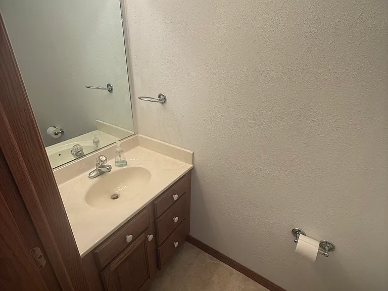 572 James Dr #572 — Photo 5