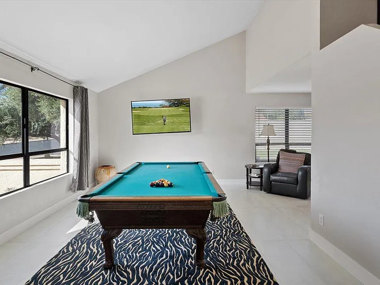 1745 N La Rosa Dr — Photo 14