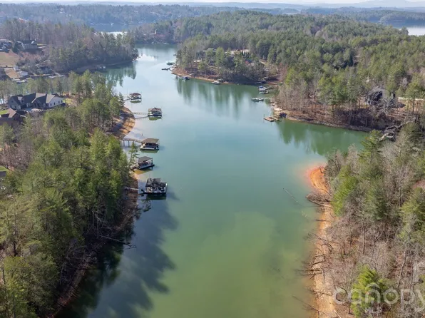 3030 Channel View Cv, Morganton, NC 28655