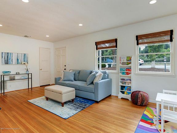 3rd image of 646 Mariposa Ave