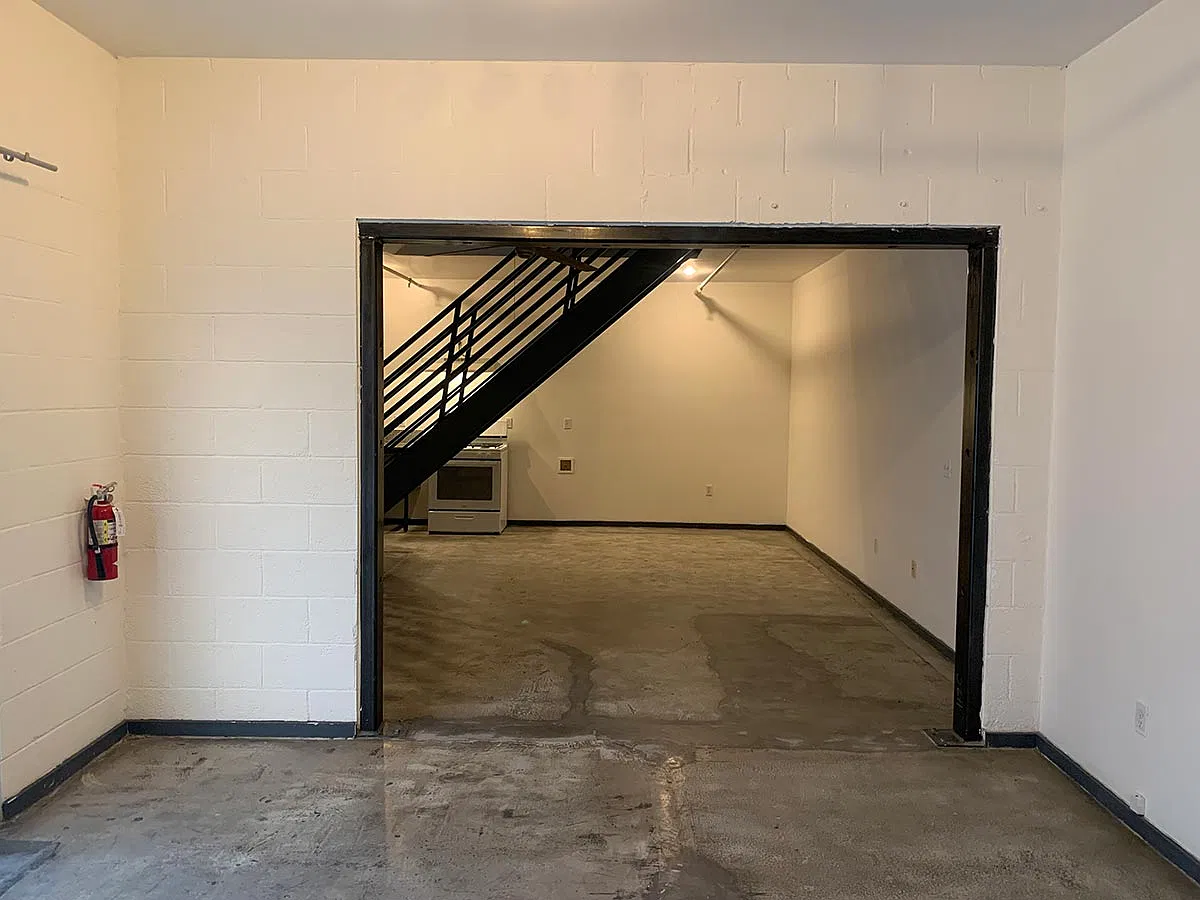 211 W Emporia St — Photo 3