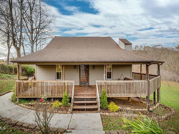 2nd image of 5039 Lake Forest Dr