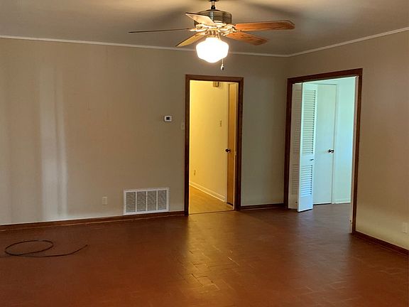 4th image of 720 Skylane Dr N