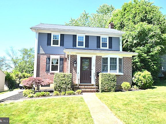 5th image of 14 Hillside Rd