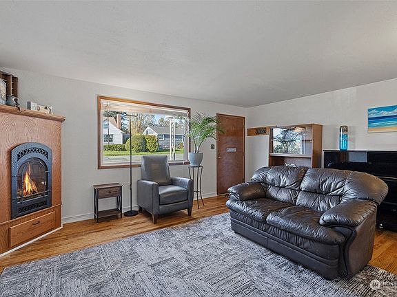 5th image of 1421 SE 4th Avenue