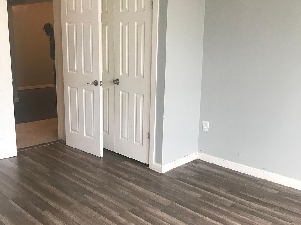 1st image of 90 11th Ave W
