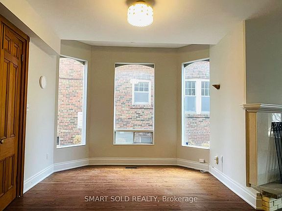 3rd image of 42 Amelia St