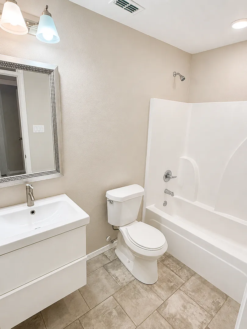 Available for Immediate Move-In! 4Bed/2Bath/2G -8402 11th Street — Photo 4