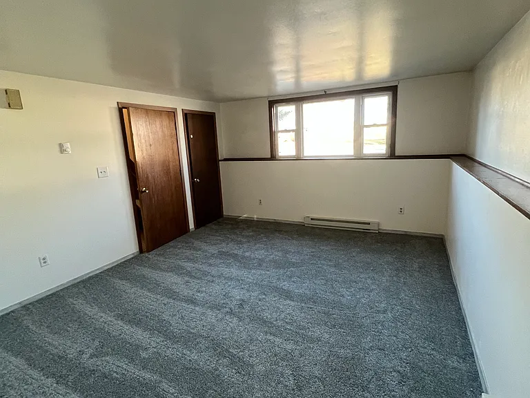 703 W Gruenwald Ave #LOWER — Photo 6