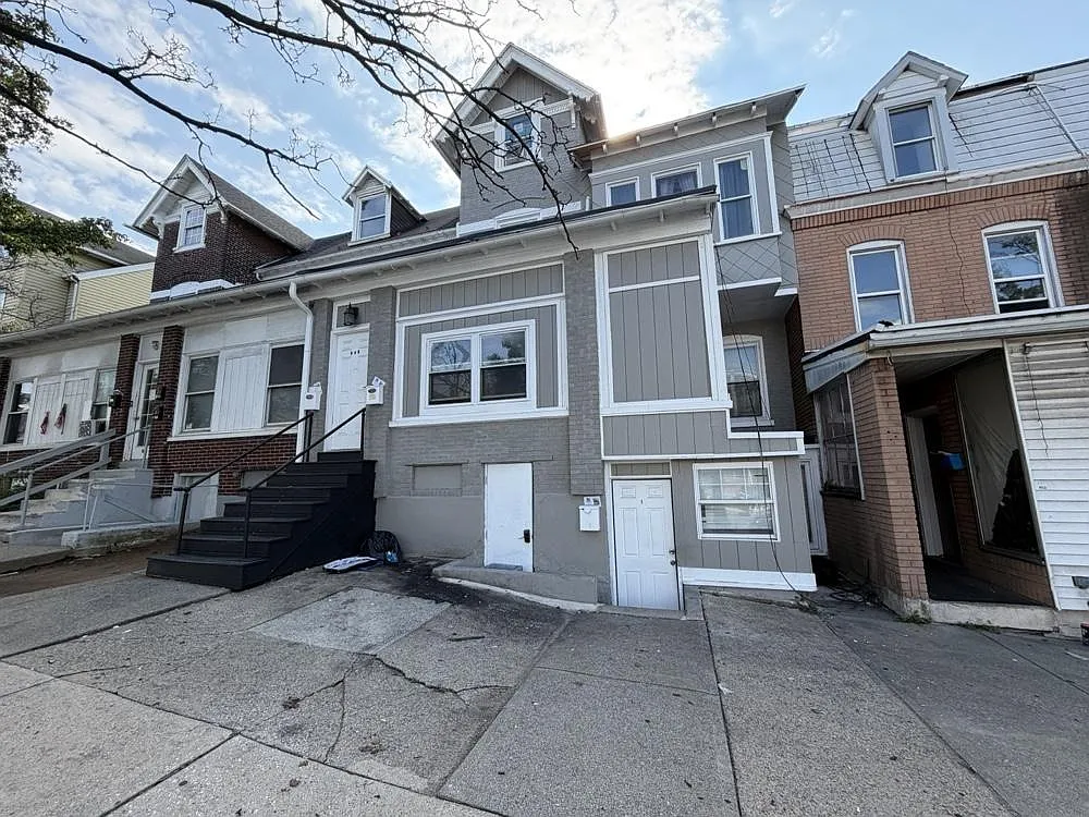 3 bed, 1150 sqft, $1,600 — Photo 2