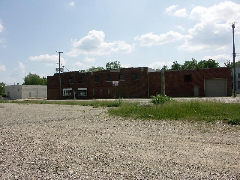 2nd image of 49730 Woodward Ave