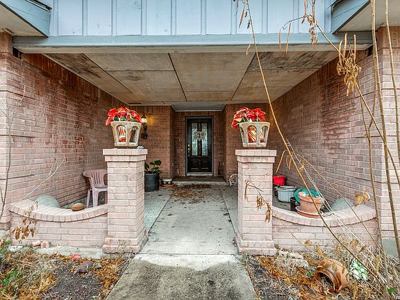 4th image of 1551 W Villaret