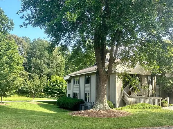101 Abbey Cir, Asheville, NC 28805