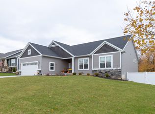 5596 Mills Ridge Dr SW, Wyoming, MI 49418