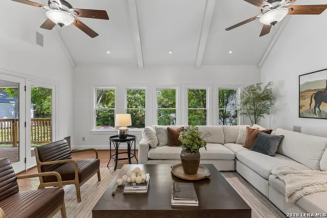 120 Lamont Ave — Photo 10