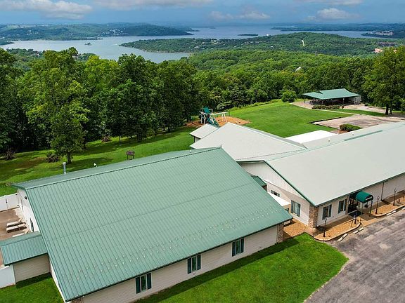 3rd image of 190 Deer Dr