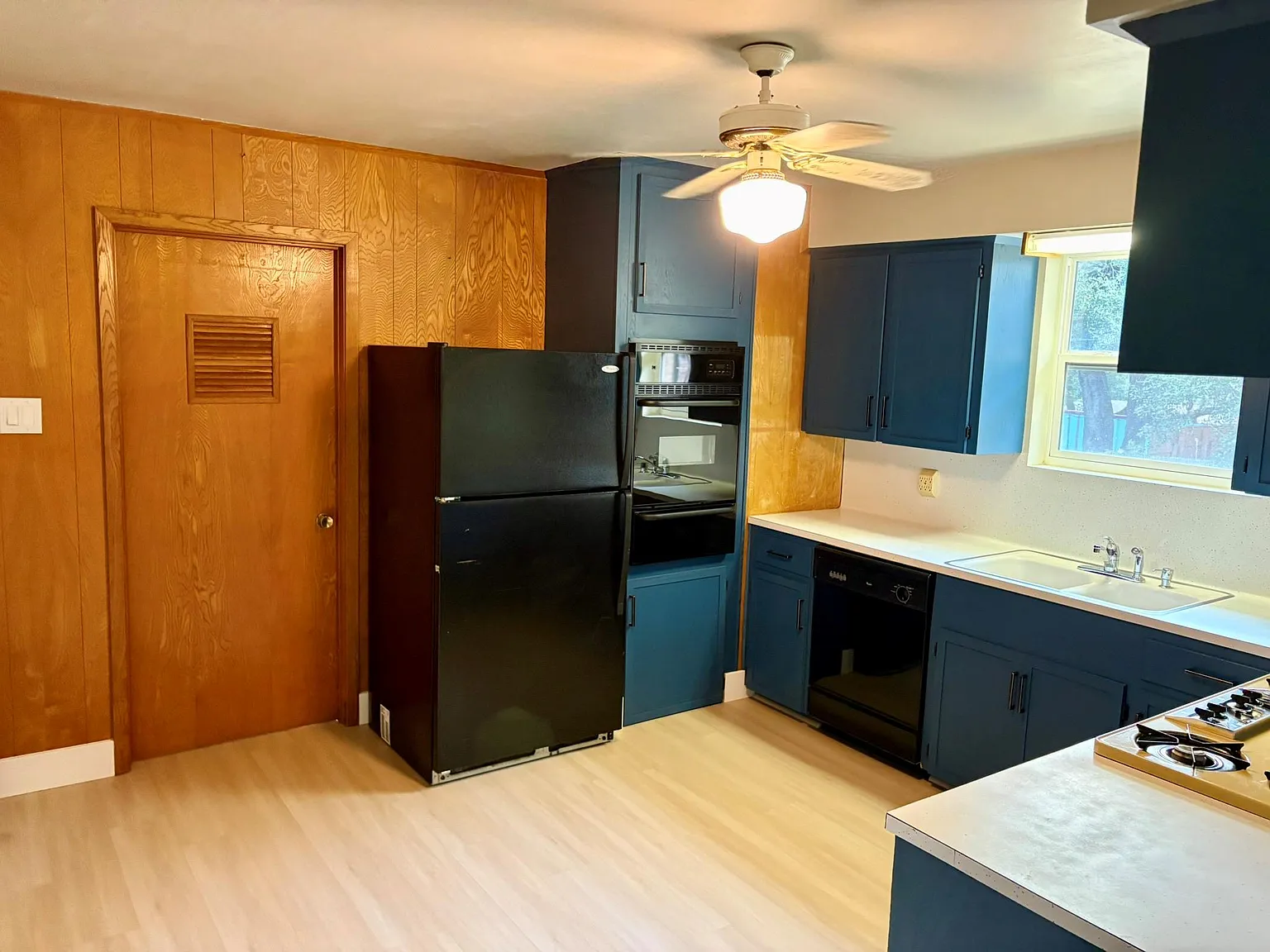 3 bed, 2.0 bath, 1780 sqft, $2,500 — Photo 4