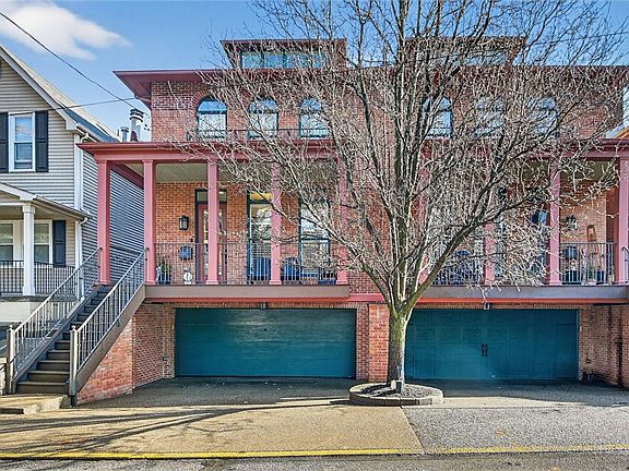 2nd image of 717 Filbert St