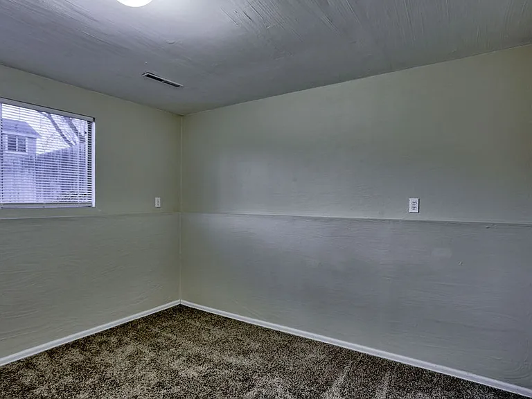 1137 Timber Ln — Photo 8