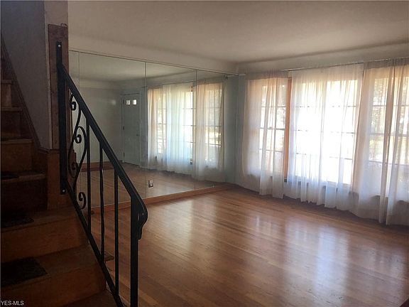 4th image of 22350 Coulter Ave