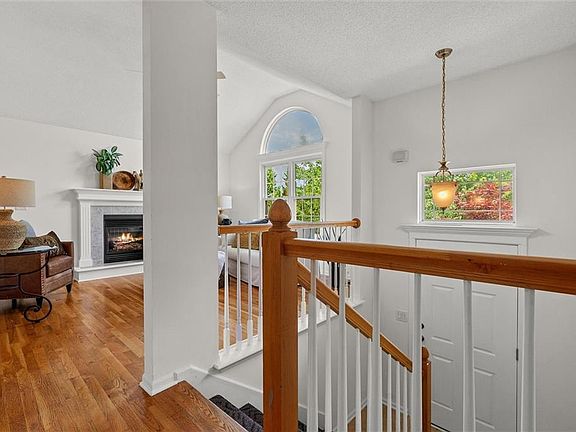 4th image of 11416 N Ewing Ave