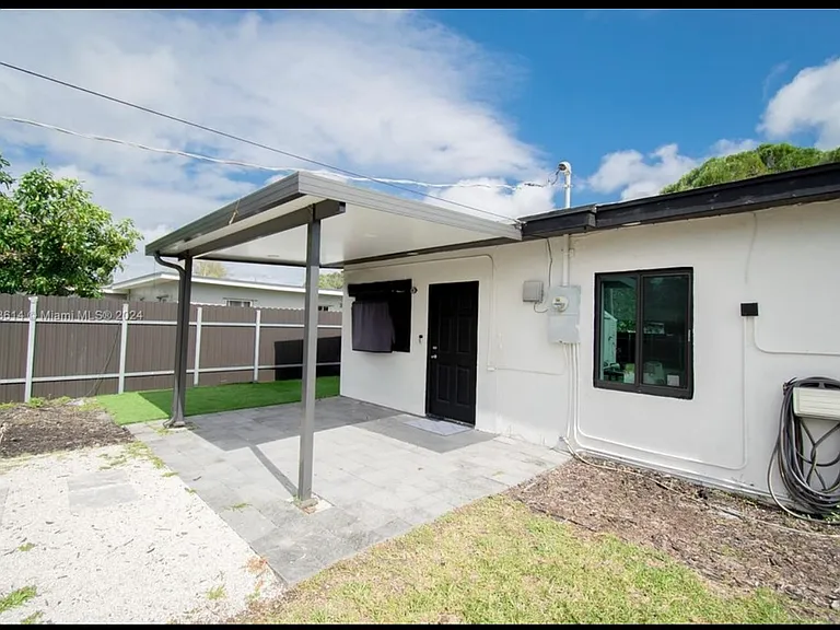16230 NW 21st Ave — Photo 15