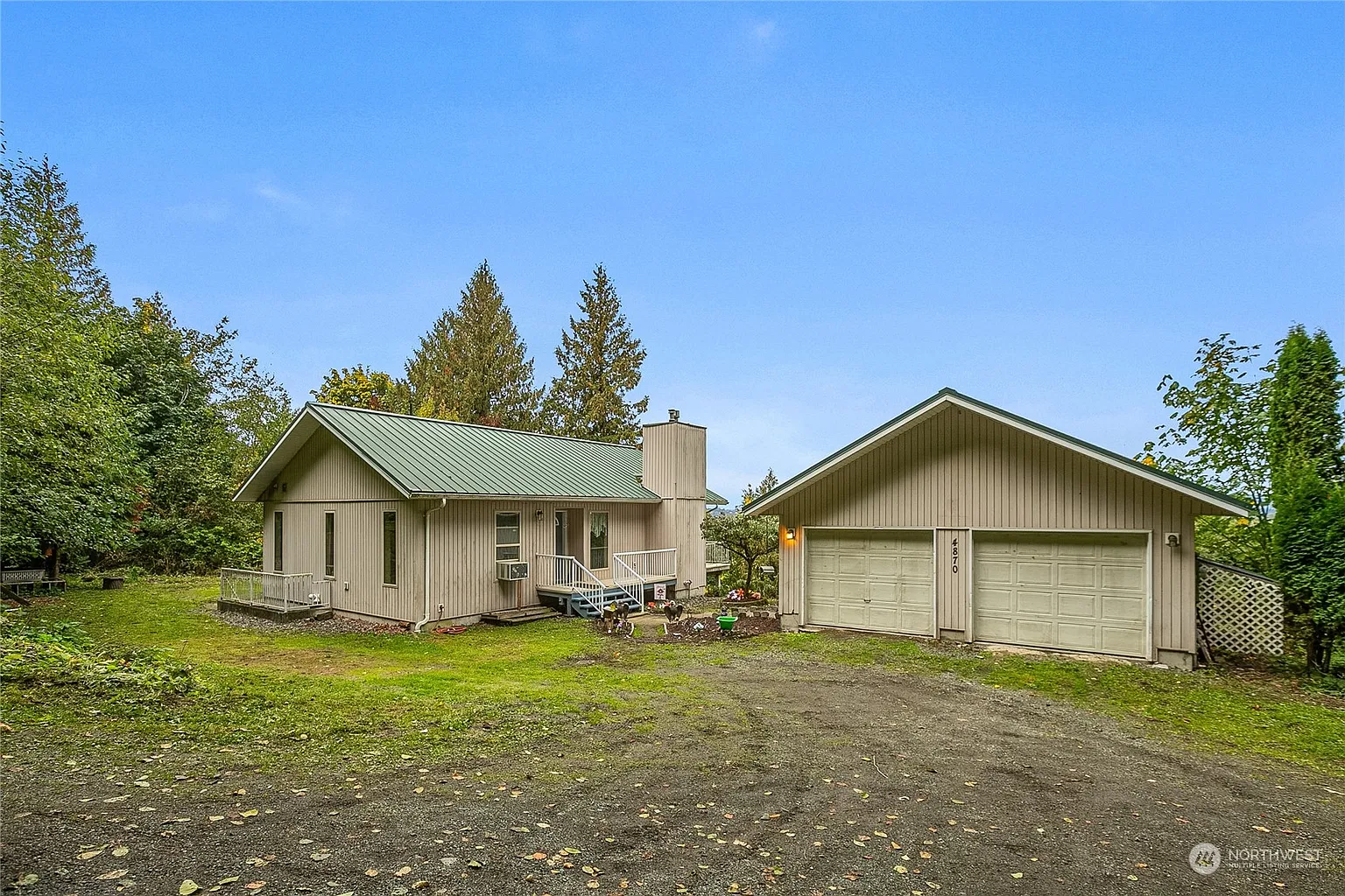 4870 Eagle Roost Drive photo 1