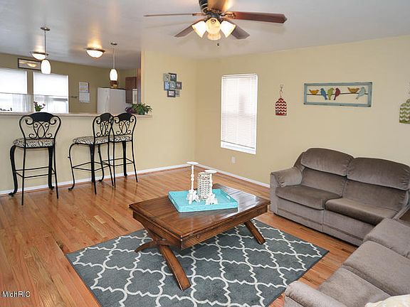 3rd image of 1429 Odell Farm Ln