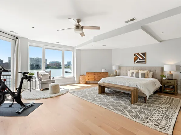 600 Harbor Boulevard image 8 of 21