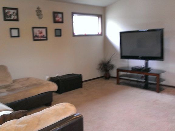 4th image of 4927 146th St NE