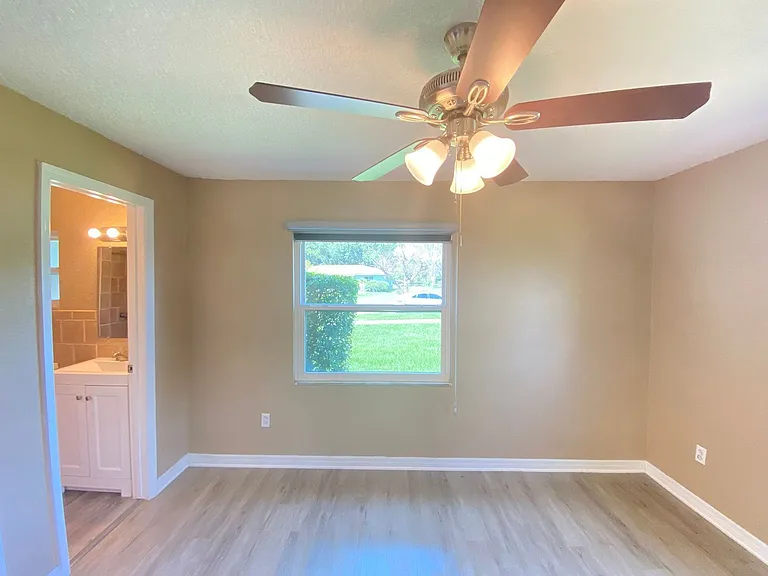 908 Teatro Ct — Photo 26