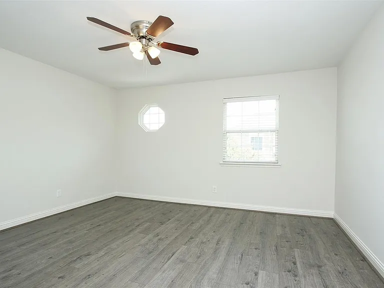14641 Perthshire Rd — Photo 22