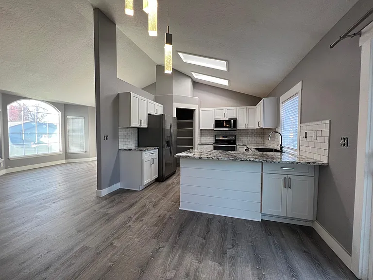 2720 S Georgetown Ave — Photo 12