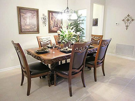 4th image of 2633 Archfeld Blvd