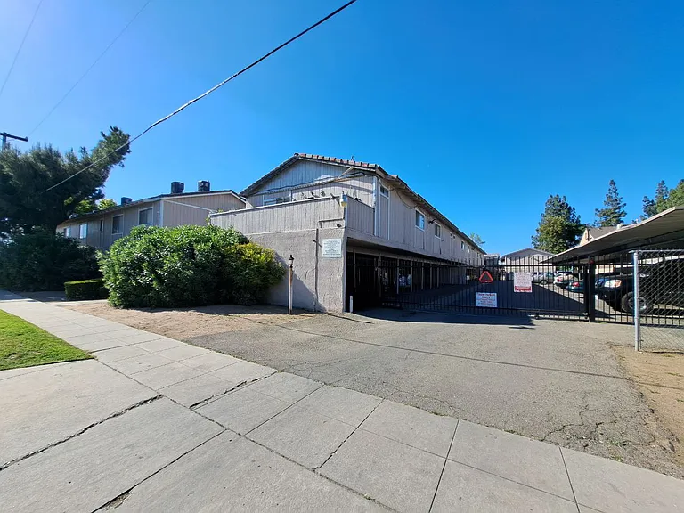 Bluehaven Apartments — Photo 14