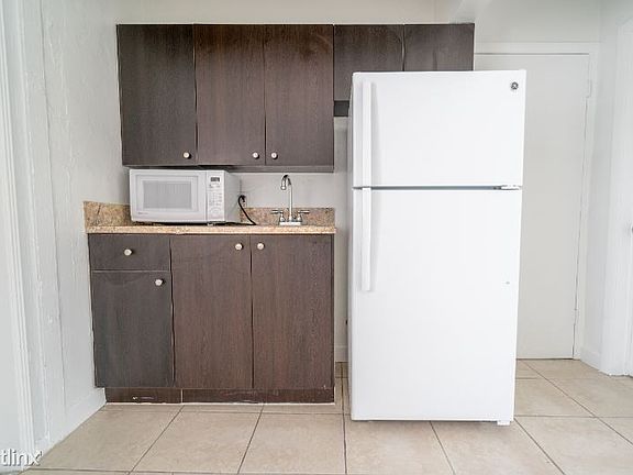 5th image of 8315 Byron Ave