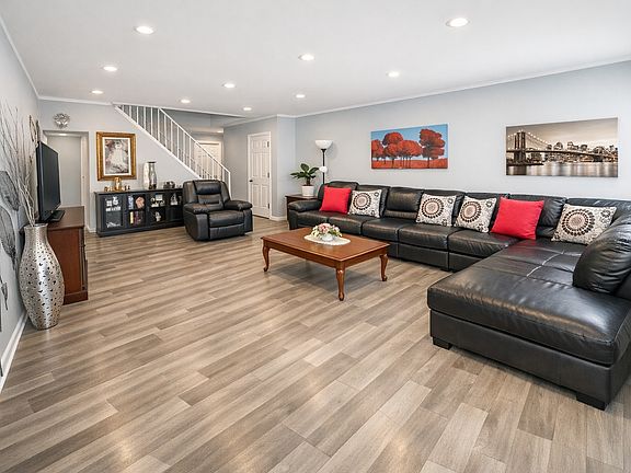 2nd image of 437 Maple Dr