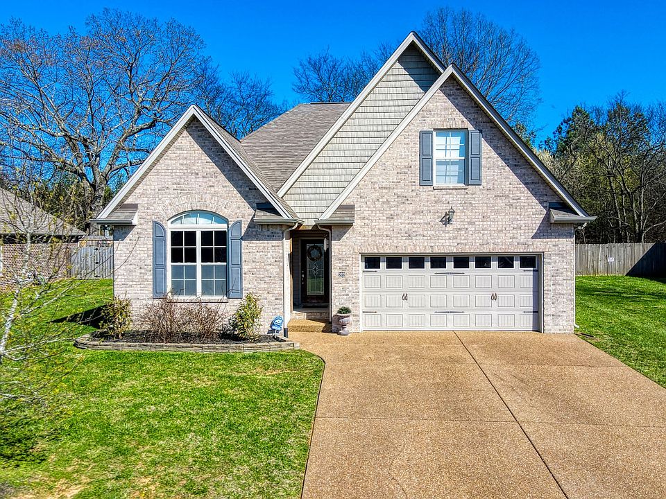 1st image of 300 Sheffield Dr